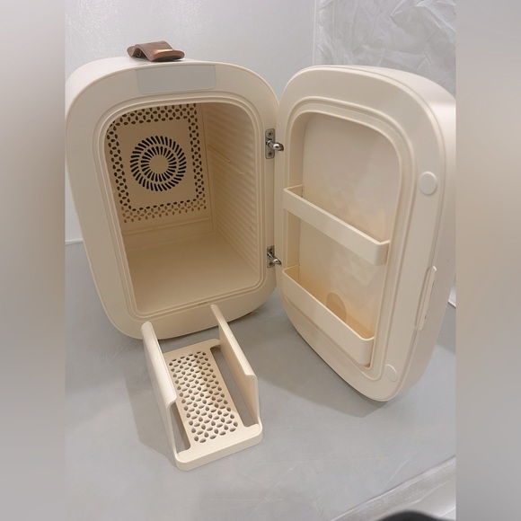 Qubi | Cream Portable Storage Case with Leather Top Handle - Picture 4 of 4